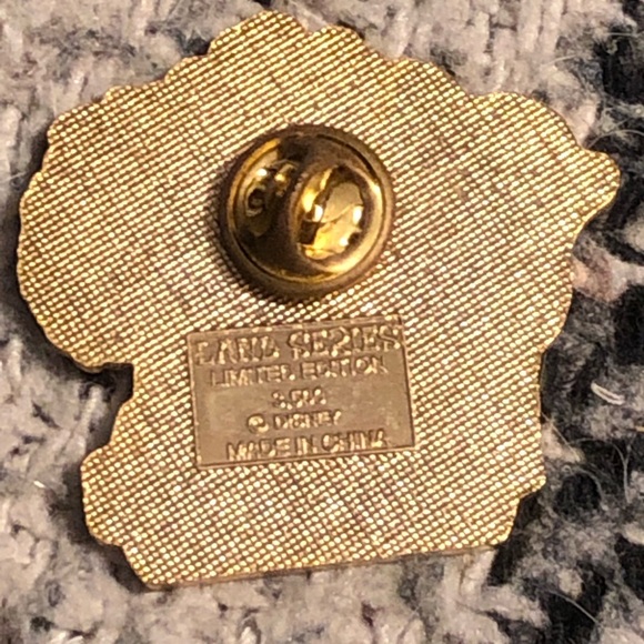 Limited edition Mickey on Main St., Disney pin - Picture 2 of 3